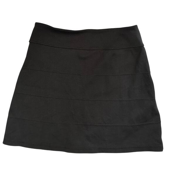 Athleta Strata Ponte Skirt Black Zip Pockets A-Line Petite Size SP - Picture 4 of 8